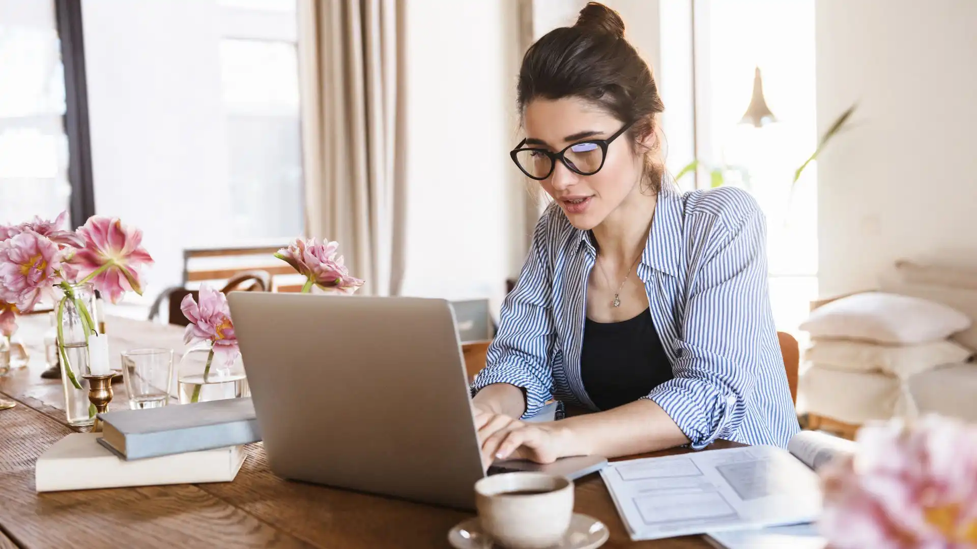 alt="How to work effectively from home"