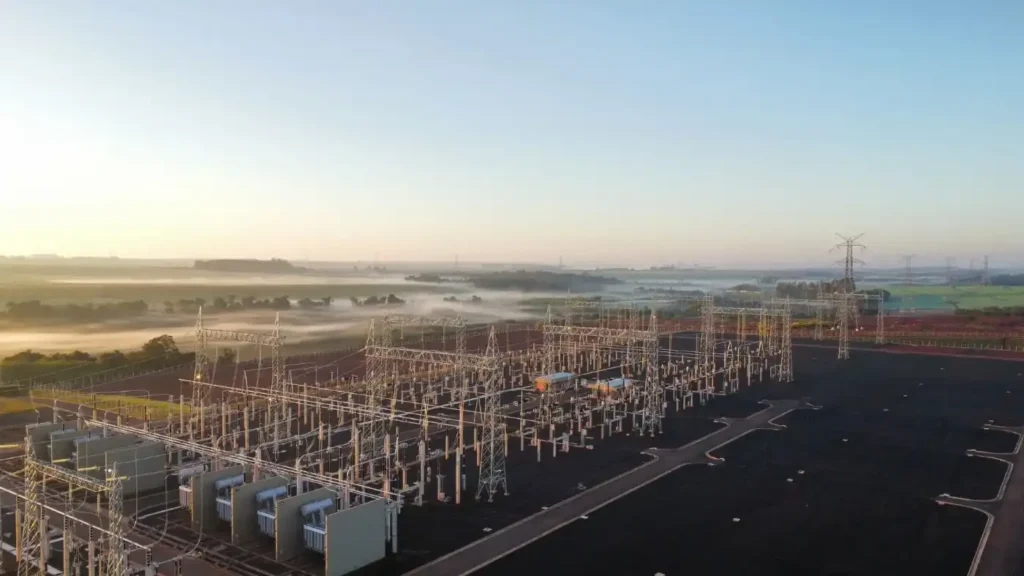 alt="Corneliu Bodea: Descentralizarea producţiei de energie va expune sistemele energetice la nevoia unei mai mari securităţi în alimentare şi în generarea de electricitate"
